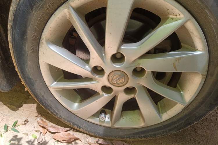 Used Nissan Tiida 2016 1.6L CVT Cool Dynamic Edition Right Front Wheel Hub