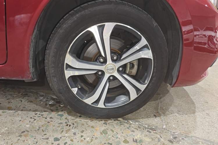 Used Nissan Tiida 2016 1.6L CVT Smart Drive Edition Right Front Wheel Hub