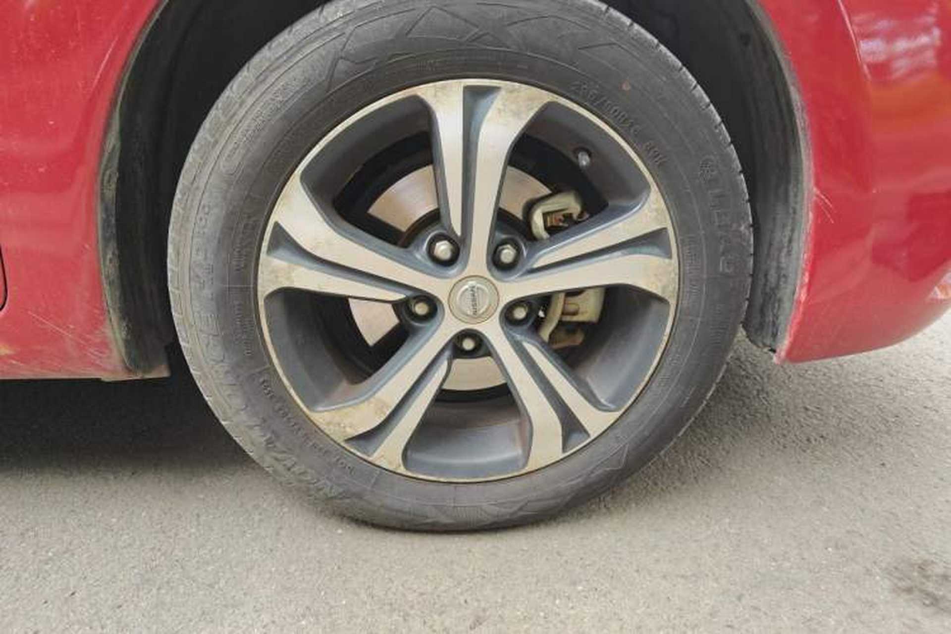 Used Nissan Tiida 2016 1.6L CVT Smart Drive Edition Right Front Wheel Hub