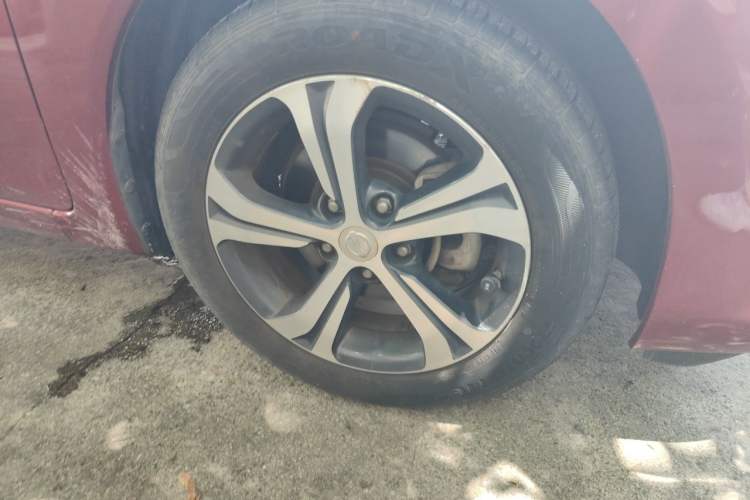 Used Nissan Tiida 2016 1.6L CVT Smart Drive Edition Right Front Wheel Hub
