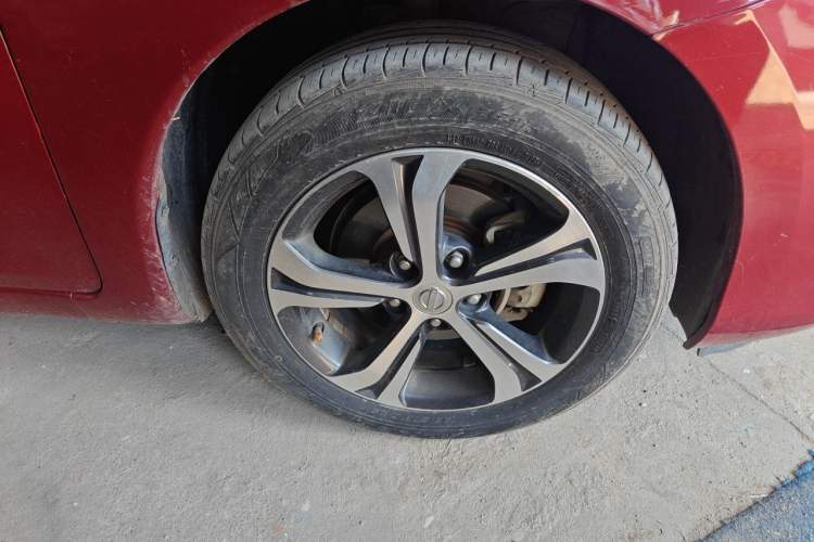 Used Nissan Tiida 2016 1.6L CVT Smart Drive Edition Right Front Wheel Hub