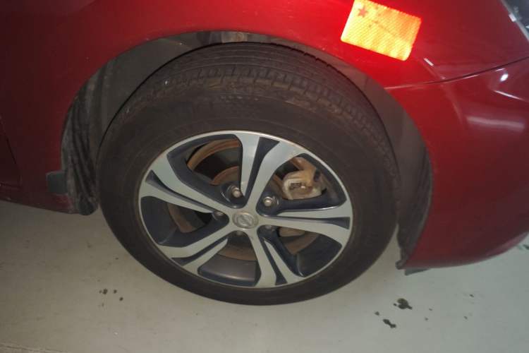 Used Nissan Tiida 2016 1.6L CVT Smart Drive Edition Right Front Wheel Hub