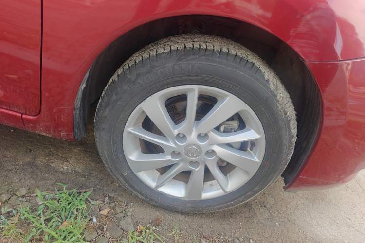 Used Nissan Tiida 2016 1.6L CVT Cool Dynamic Edition Right Front Wheel Hub