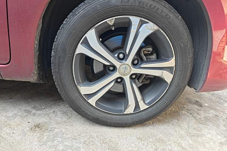 Used Nissan Tiida 2016 1.6L CVT Smart Drive Edition Right Front Wheel Hub
