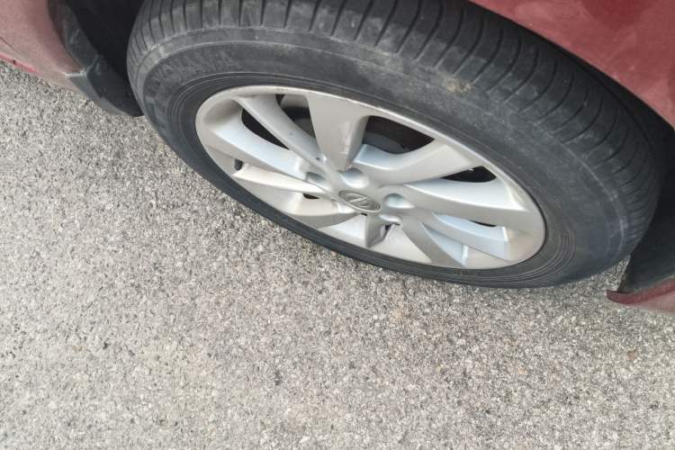 Used Nissan Tiida 2016 1.6L CVT Cool Dynamic Edition Right Front Wheel Hub