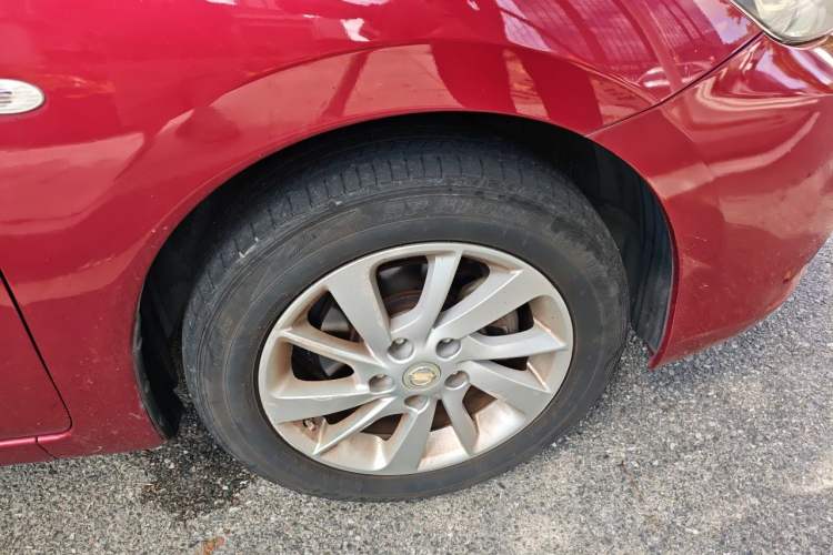 Used Nissan Tiida 2016 1.6L CVT Cool Dynamic Edition Right Front Wheel Hub