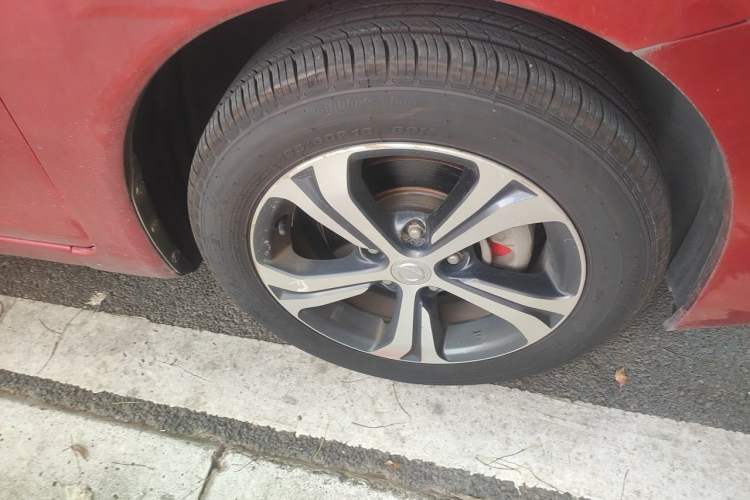 Used Nissan Tiida 2016 1.6L CVT Smart Drive Edition Right Front Wheel Hub