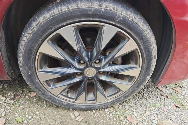 Used Nissan Tiida 2016 1.6L CVT ZhiZun Edition Right Front Wheel Hub