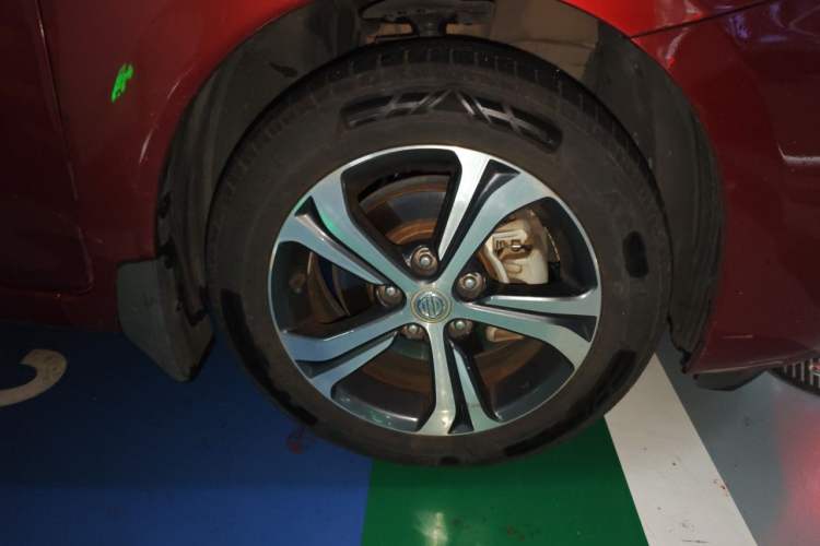 Used Nissan Tiida 2016 1.6L CVT Smart Drive Edition Right Front Wheel Hub