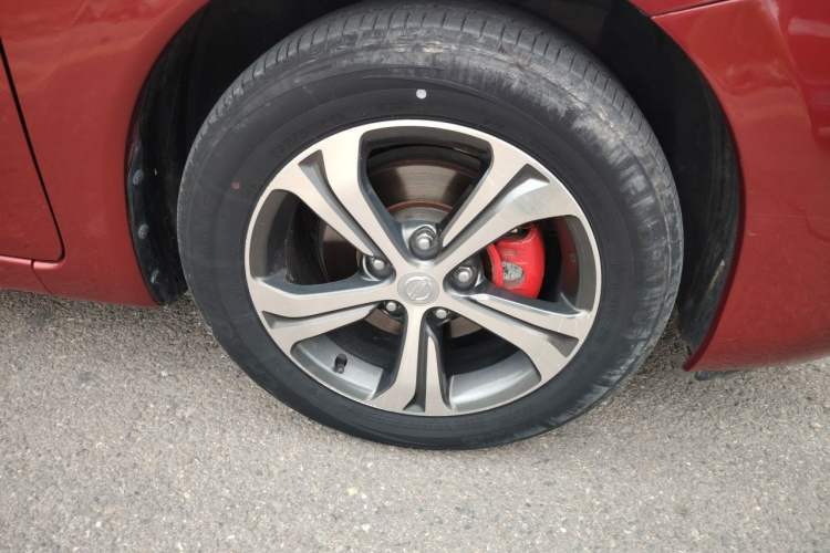 Used Nissan Tiida 2016 1.6L CVT Smart Drive Edition Right Front Wheel Hub