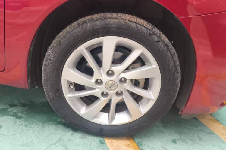 Used Nissan Tiida 2016 1.6L CVT Cool Dynamic Edition Right Front Wheel Hub