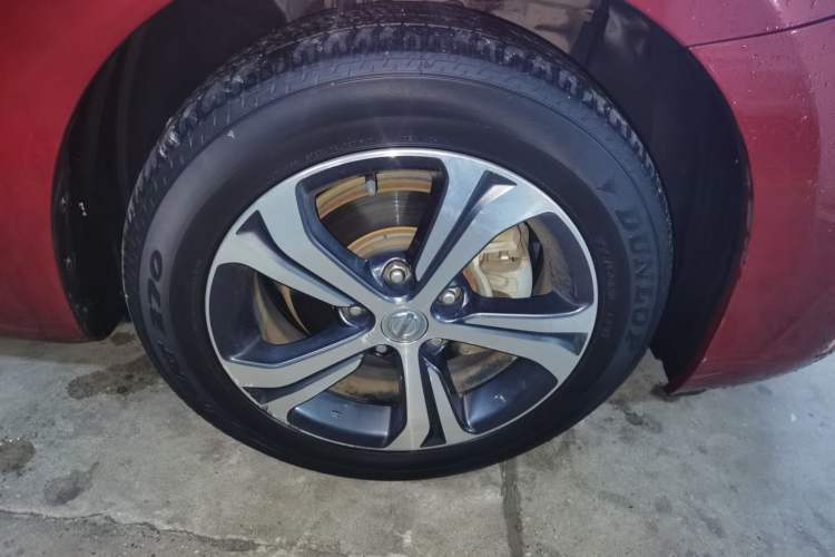 Used Nissan Tiida 2016 1.6L CVT Smart Drive Edition Right Front Wheel Hub