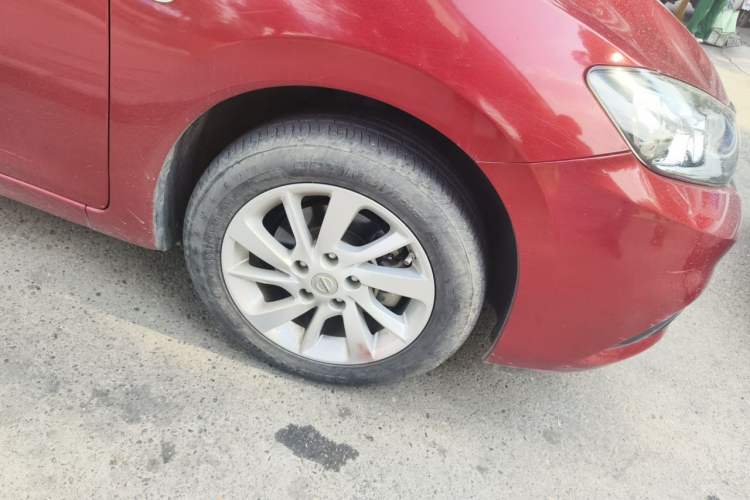 Used Nissan Tiida 2016 1.6L CVT Cool Dynamic Edition Right Front Wheel Hub