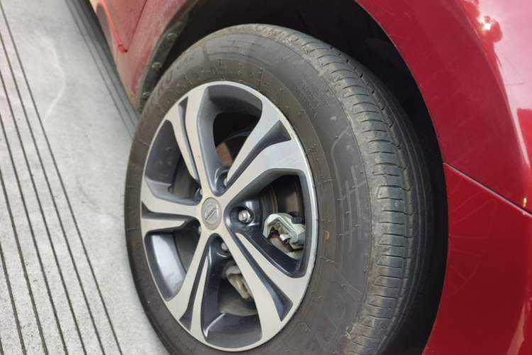 Used Nissan Tiida 2016 1.6L CVT Smart Drive Edition Right Front Wheel Hub