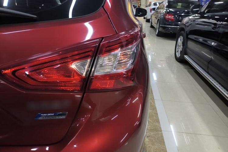 Used Nissan Tiida 2016 1.6L CVT Smart Drive Edition Right Rear Taillight