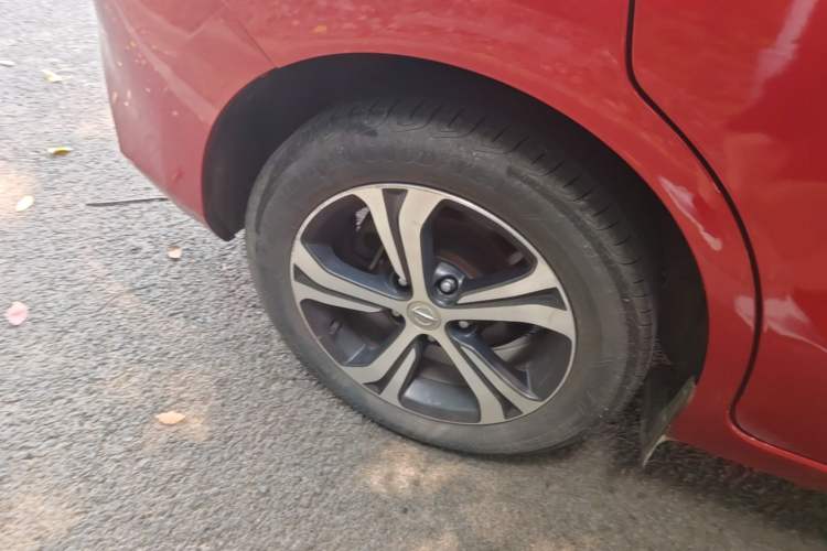 Used Nissan Tiida 2016 1.6L CVT Smart Drive Edition Right Rear Wheel Hub