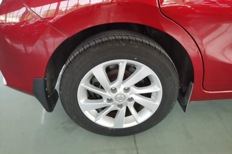 Used Nissan Tiida 2016 1.6L CVT Cool Dynamic Edition Right Rear Wheel Hub