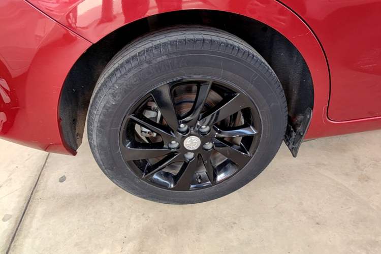 Used Nissan Tiida 2016 1.6L CVT Cool Dynamic Edition Right Rear Wheel Hub