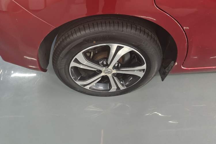 Used Nissan Tiida 2016 1.6L CVT Smart Drive Edition Right Rear Wheel Hub
