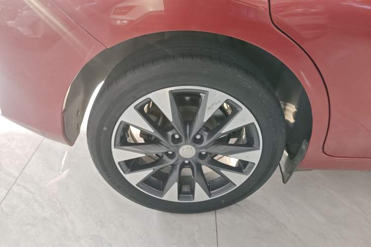 Used Nissan Tiida 2016 1.6L CVT ZhiZun Edition Right Rear Wheel Hub