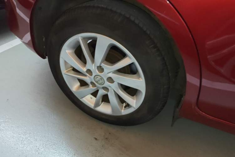 Used Nissan Tiida 2016 1.6L CVT Cool Dynamic Edition Right Rear Wheel Hub