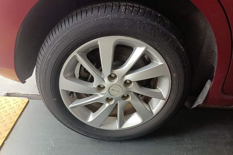 Used Nissan Tiida 2016 1.6L CVT Cool Dynamic Edition Right Rear Wheel Hub