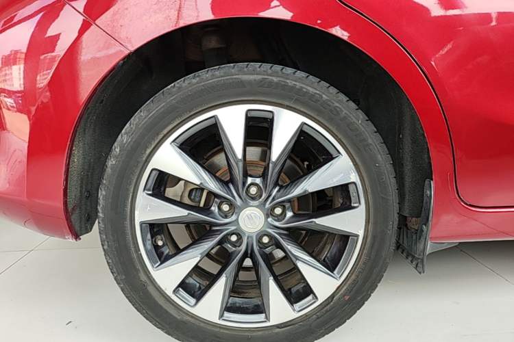 Used Nissan Tiida 2016 1.6L CVT ZhiZun Edition Right Rear Wheel Hub