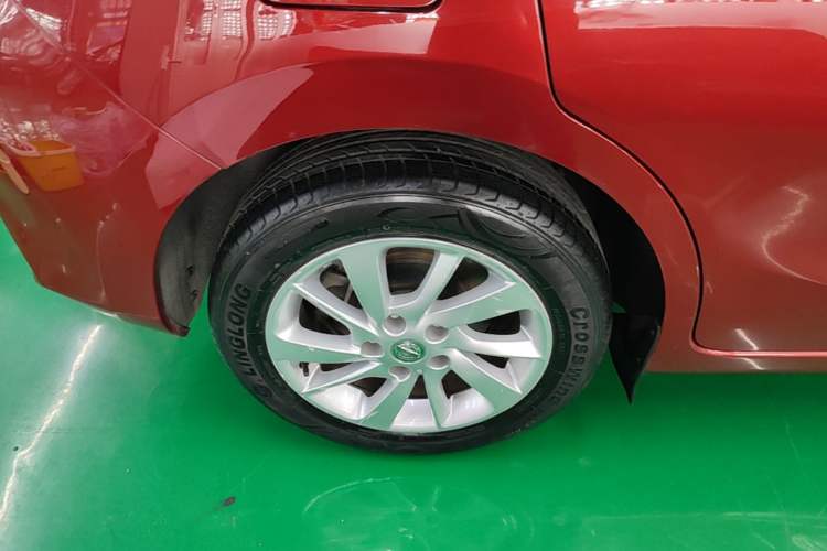 Used Nissan Tiida 2016 1.6L CVT Cool Dynamic Edition Right Rear Wheel Hub