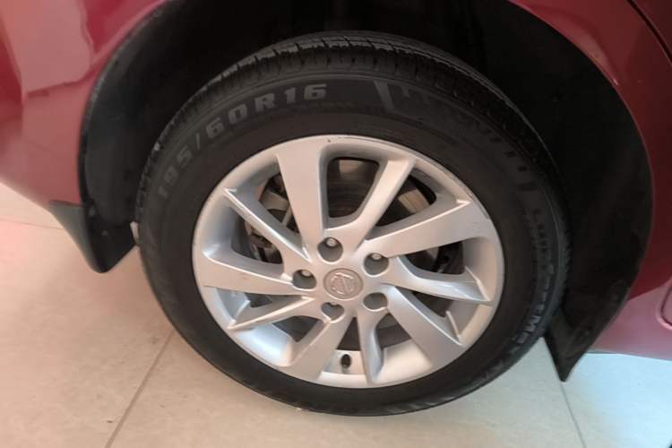 Used Nissan Tiida 2016 1.6L CVT Cool Dynamic Edition Right Rear Wheel Hub