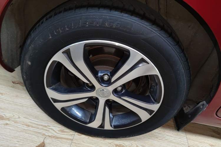 Used Nissan Tiida 2016 1.6L CVT Smart Drive Edition Right Rear Wheel Hub