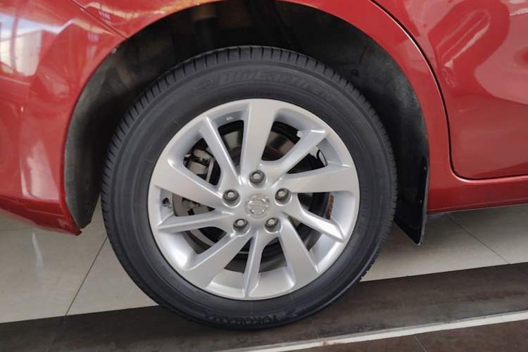 Used Nissan Tiida 2016 1.6L CVT Cool Dynamic Edition Right Rear Wheel Hub