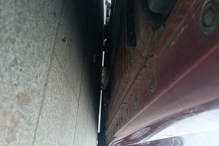 Used Nissan Tiida 2016 1.6L CVT Smart Drive Edition Right Side Sill