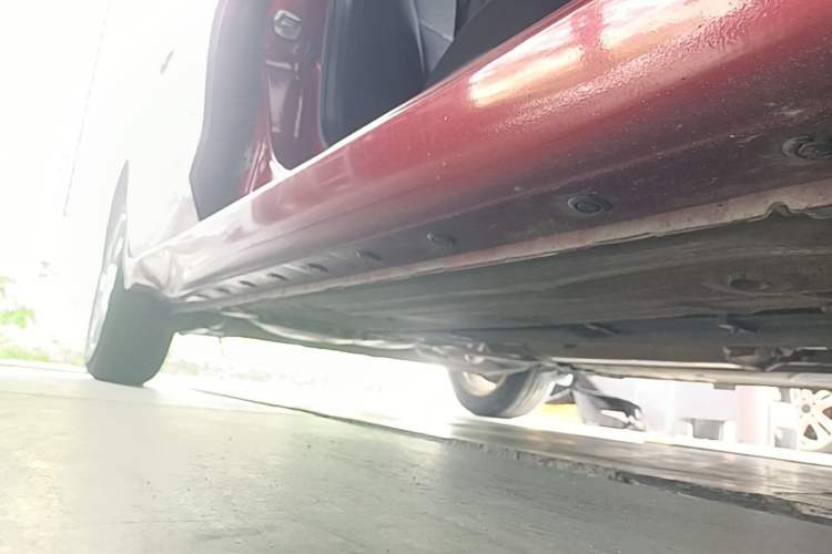 Used Nissan Tiida 2016 1.6L CVT Cool Dynamic Edition Right Side Sill