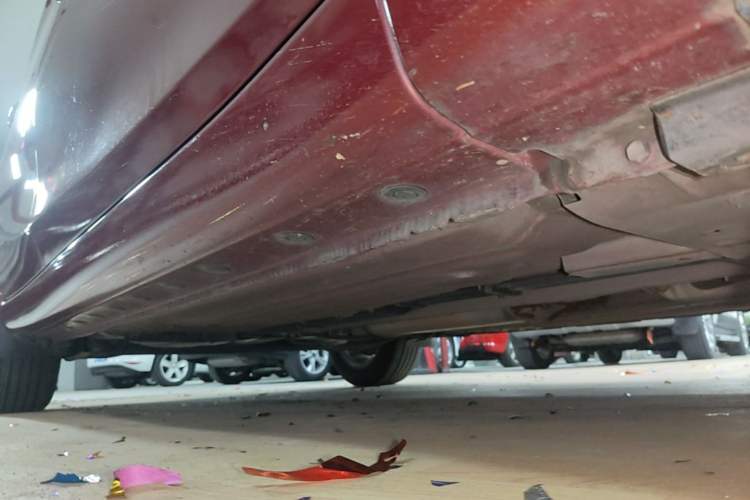 Used Nissan Tiida 2016 1.6L CVT Cool Dynamic Edition Right Side Sill