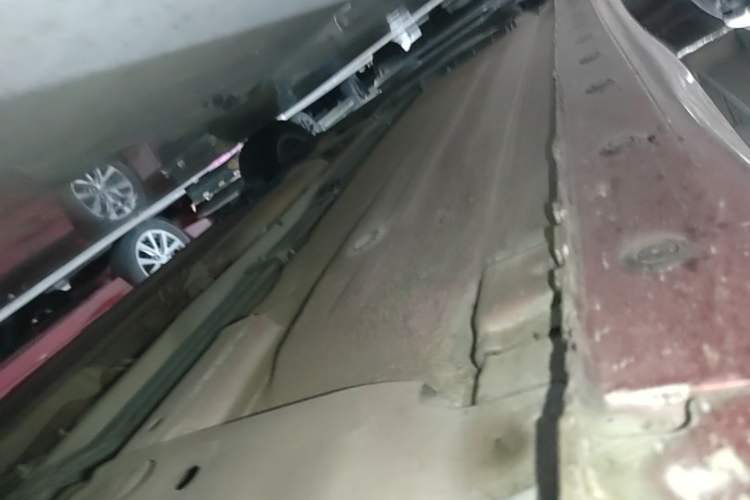 Used Nissan Tiida 2016 1.6L CVT Cool Dynamic Edition Right Side Sill