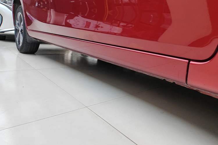 Used Nissan Tiida 2016 1.6L CVT Smart Drive Edition Right Side Sill