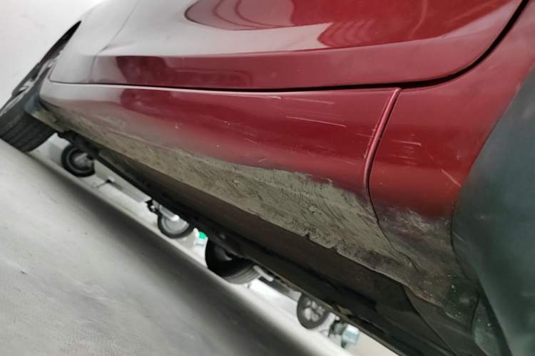 Used Nissan Tiida 2016 1.6L CVT Smart Drive Edition Right Side Sill