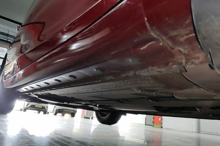 Used Nissan Tiida 2016 1.6L CVT Cool Dynamic Edition Right Side Sill
