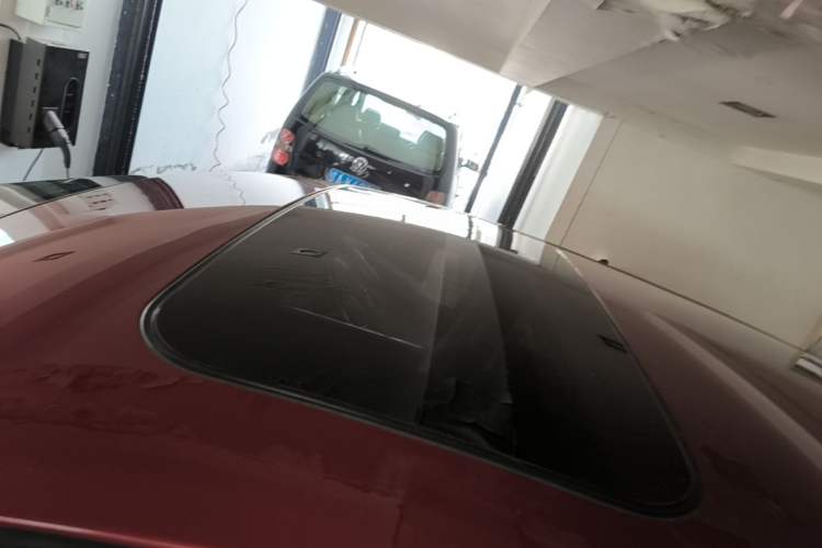Used Nissan Tiida 2016 1.6L CVT Cool Dynamic Edition Roof