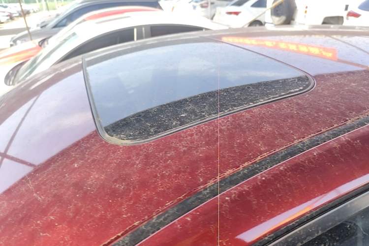 Used Nissan Tiida 2016 1.6L CVT Cool Dynamic Edition Roof