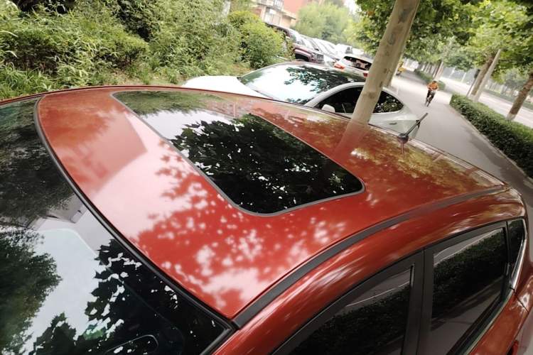 Used Nissan Tiida 2016 1.6L CVT ZhiZun Edition Roof