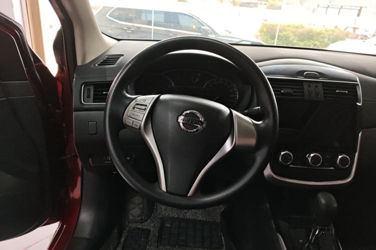 Used Nissan Tiida 2016 1.6L CVT Cool Dynamic Edition Steering Wheel