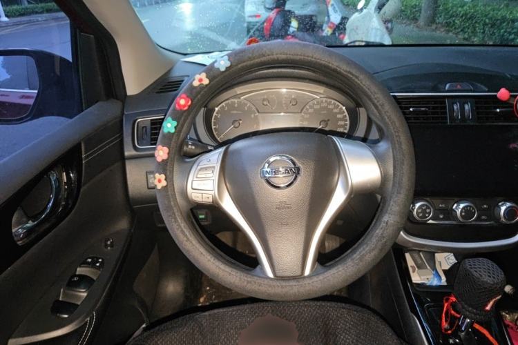 Used Nissan Tiida 2016 1.6L CVT Cool Dynamic Edition Steering Wheel
