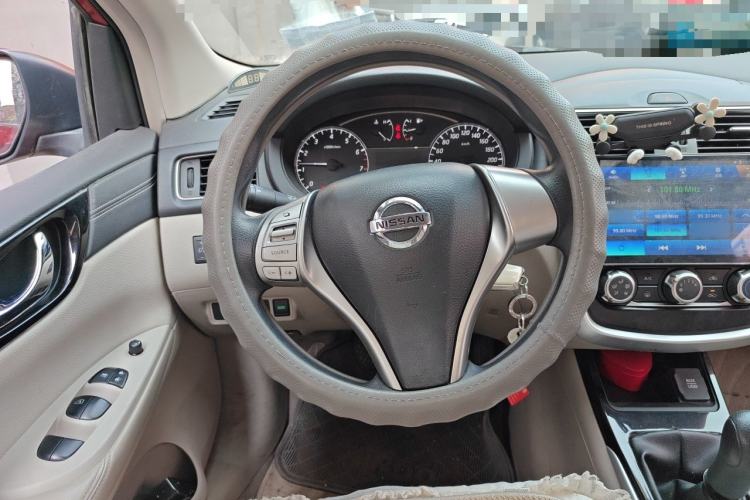 Used Nissan Tiida 2016 1.6L Manual Joyride Edition Steering Wheel