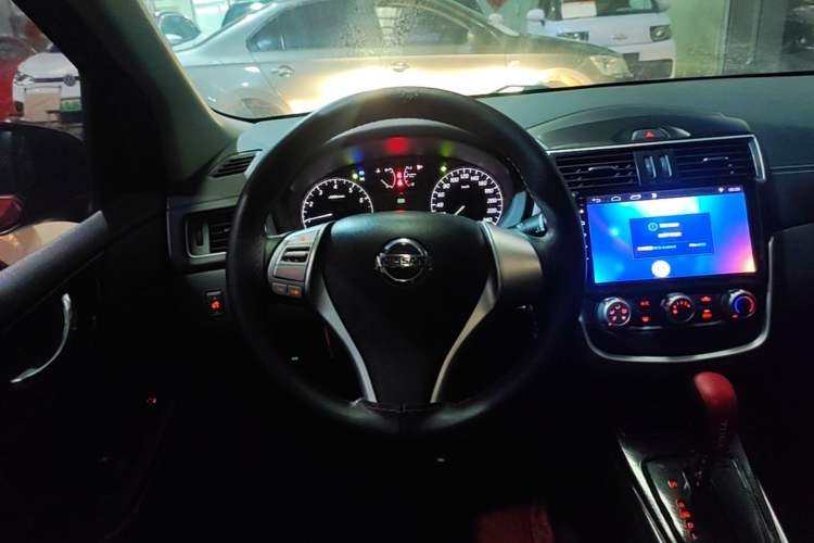 Used Nissan Tiida 2016 1.6L CVT Cool Dynamic Edition Steering Wheel