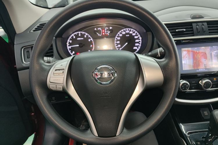 Used Nissan Tiida 2016 1.6L CVT Cool Dynamic Edition Steering Wheel
