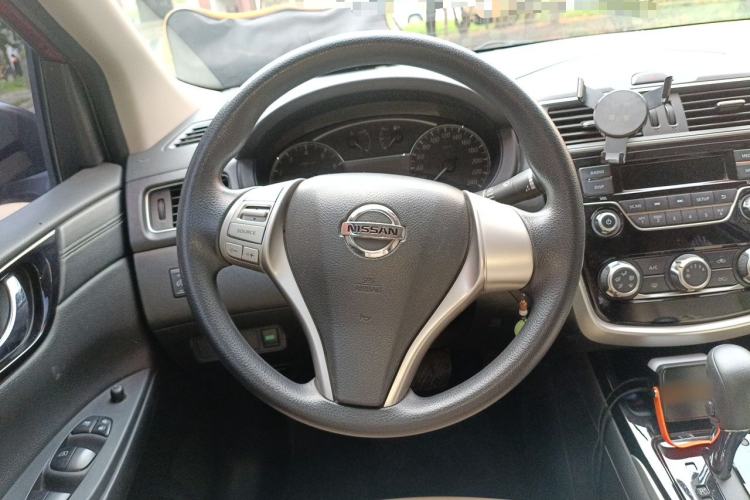 Used Nissan Tiida 2016 1.6L CVT Cool Dynamic Edition Steering Wheel
