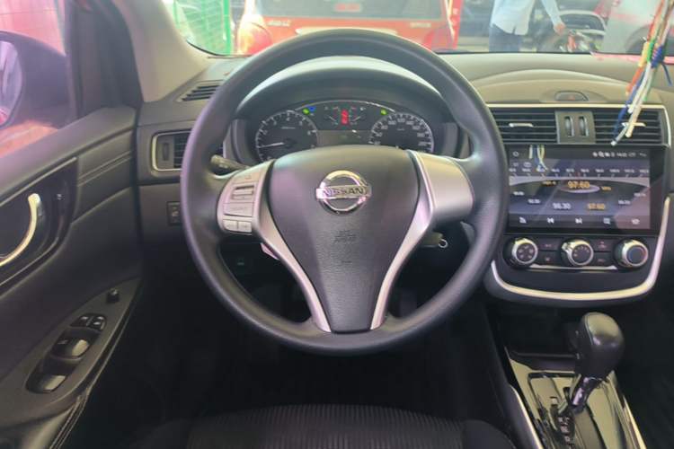 Used Nissan Tiida 2016 1.6L CVT Cool Dynamic Edition Steering Wheel