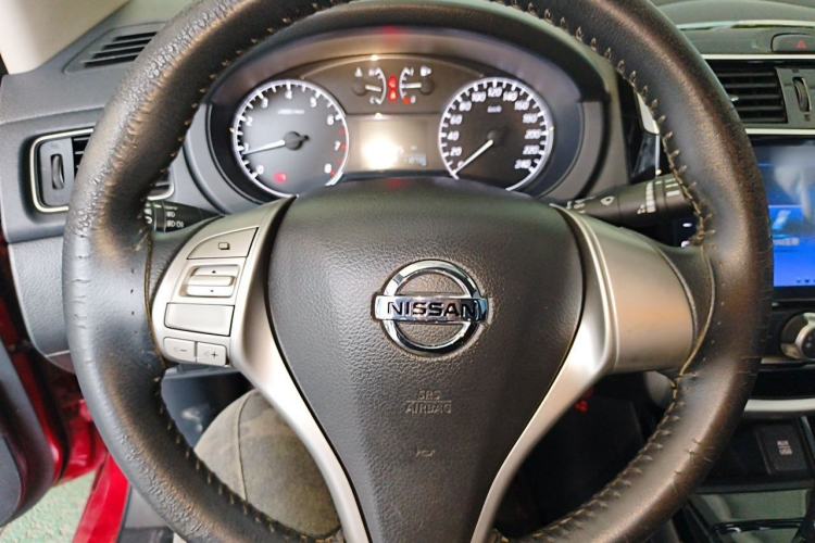 Used Nissan Tiida 2016 1.6L CVT Cool Dynamic Edition Steering Wheel