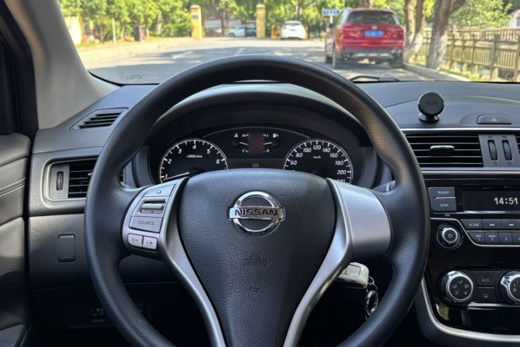 Used Nissan Tiida 2016 1.6L CVT Cool Dynamic Edition Steering Wheel